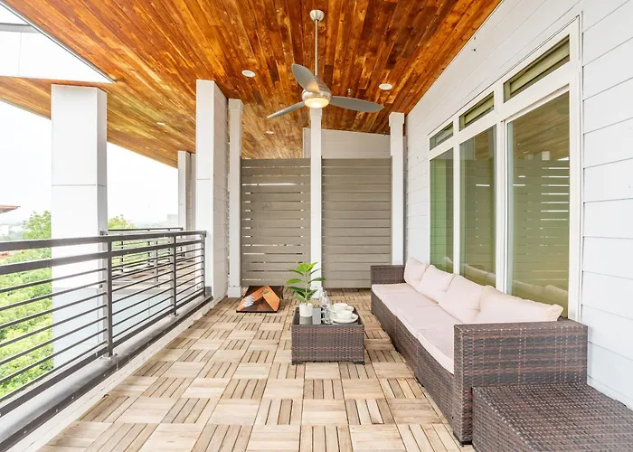 Riverwalk Penthouse Oasis W/Free Parking Gym Pool